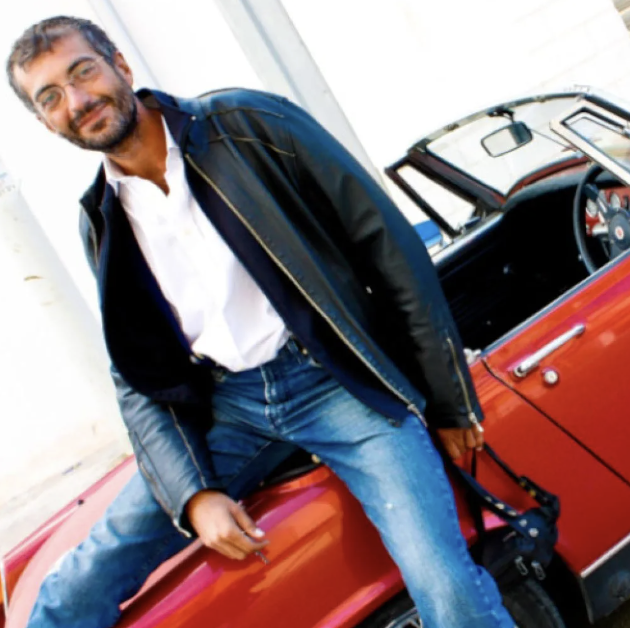 Gianni Grillo con auto d'epoca